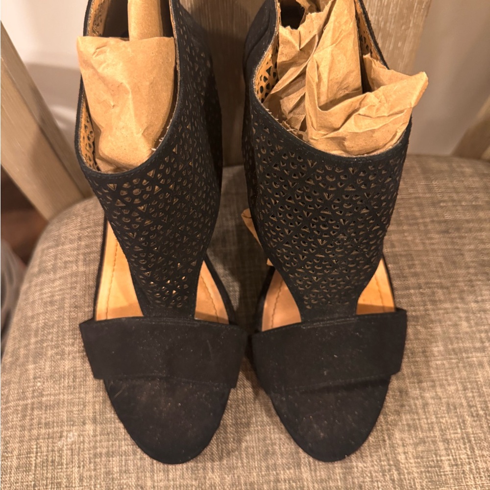 BCBG Generation Black Women's open toe heels size 8